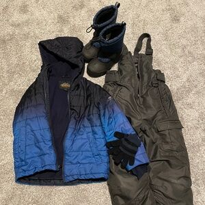 Boys size 6 snow suit set/ boots sz13